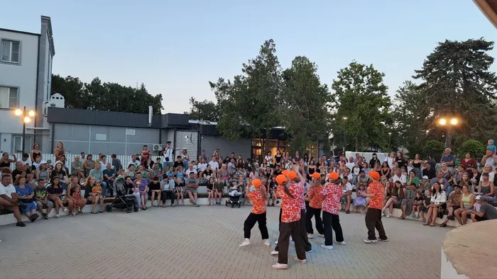 photo_5296467169242114485_y