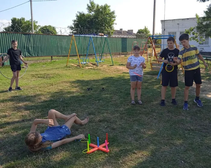 photo_5289529104841957847_y